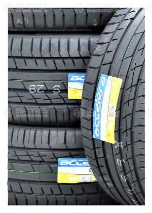Accelera IOTA ST-68 285/35 R21 105Y
